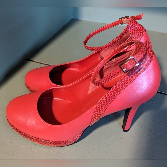 Bijou New York Red Faux Snake Embossed Heels, Pumps, Size 8M - Picture 1 of 9